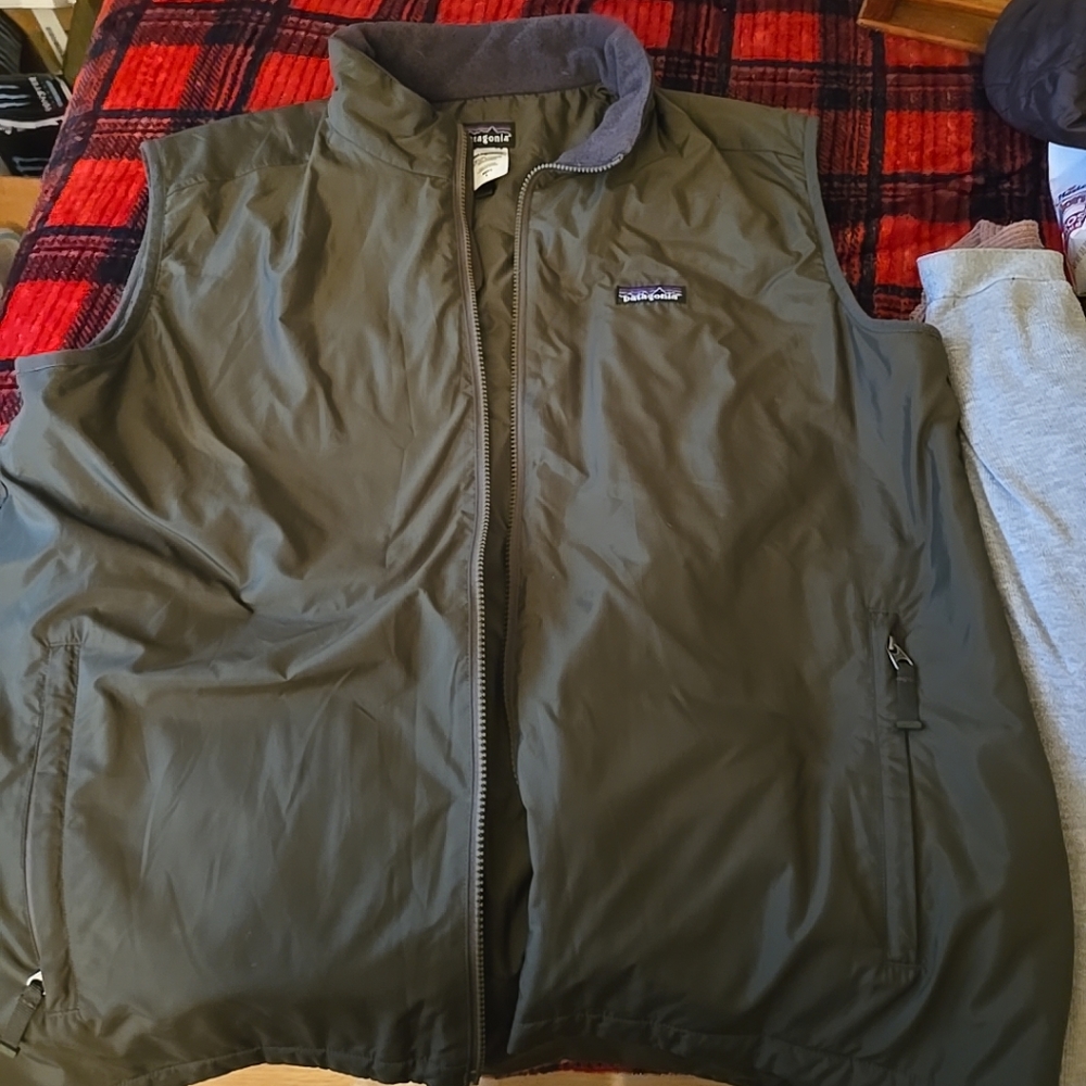 Patagonia Sleeveless outer vest mens L